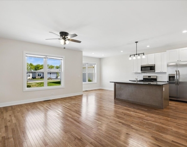 925 Partridge Circle - Photo Thumbnail 2