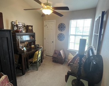 2200 Marsh Hawk Lane - Photo Thumbnail 5