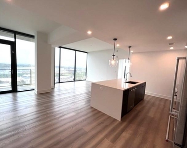 788 W Marietta Street Nw - Photo Thumbnail 1