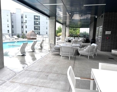 788 W Marietta Street Nw - Photo Thumbnail 20