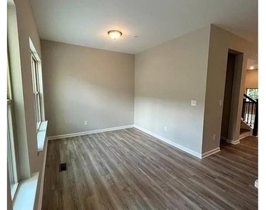 735 Brecklin Lane - Photo Thumbnail 22