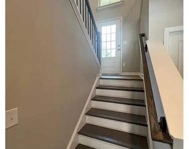 735 Brecklin Lane - Photo Thumbnail 15