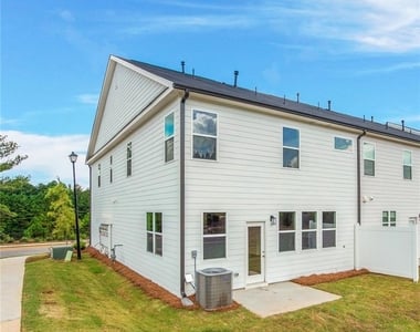 410 Point Place Drive - Photo Thumbnail 26
