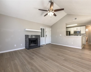 1107 Sandy Lane Drive - Photo Thumbnail 3