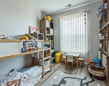 250 Rosehall Drive - Photo Thumbnail 8