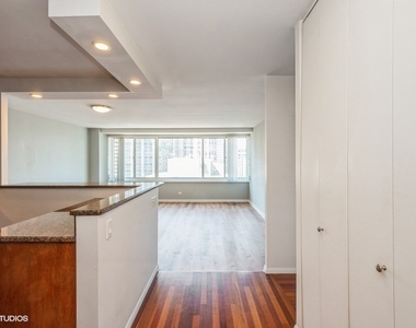 211 E Ohio Street - Photo Thumbnail 2