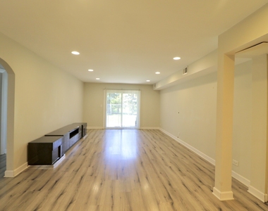 12 Oak Creek Drive - Photo Thumbnail 7