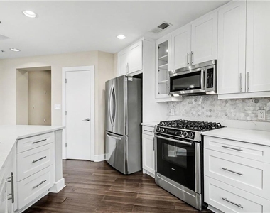 222 12th Street Ne - Photo Thumbnail 8