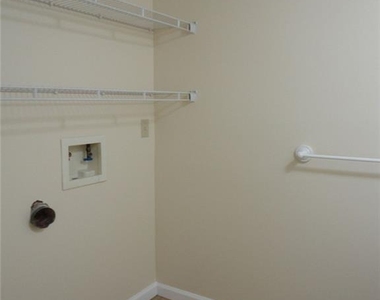 403 Northdale Court - Photo Thumbnail 11