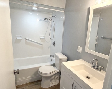 1820 Plum Street - Photo Thumbnail 9