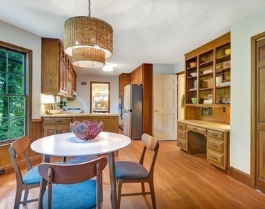 2853 Northbrook Drive - Photo Thumbnail 6