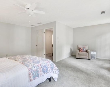 2853 Northbrook Drive - Photo Thumbnail 15