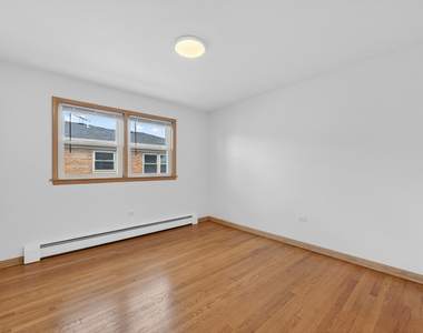 8312 W Summerdale Avenue - Photo Thumbnail 9