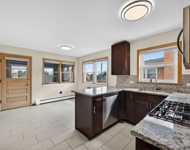 8312 W Summerdale Avenue - Photo Thumbnail 11