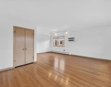 8312 W Summerdale Avenue - Photo Thumbnail 1