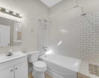 6424 S Ingleside Avenue - Photo Thumbnail 8