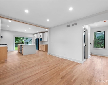 518 Illinois Street - Photo Thumbnail 10
