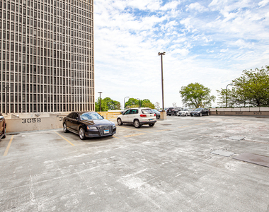 6700 S South Shore Drive - Photo Thumbnail 16