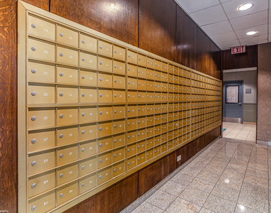 6700 S South Shore Drive - Photo Thumbnail 18