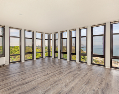 6700 S South Shore Drive - Photo Thumbnail 3