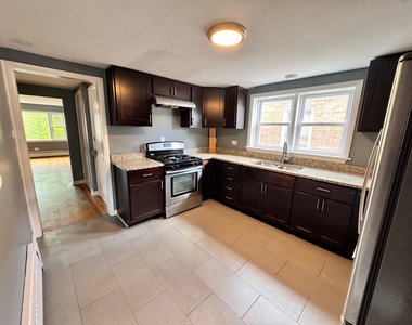 4736 S Tripp Avenue - Photo Thumbnail 2