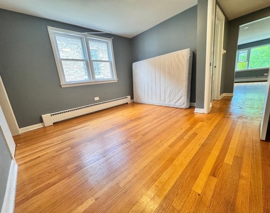 4736 S Tripp Avenue - Photo Thumbnail 5
