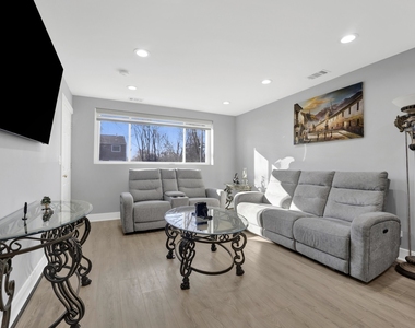 27w180 Cooley Avenue - Photo Thumbnail 5