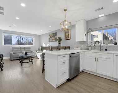 27w180 Cooley Avenue - Photo Thumbnail 1