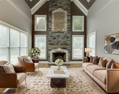 940 Chateau Forest Road - Photo Thumbnail 13