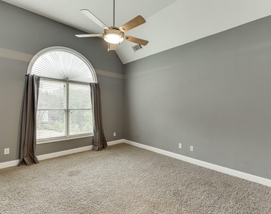 940 Chateau Forest Road - Photo Thumbnail 44