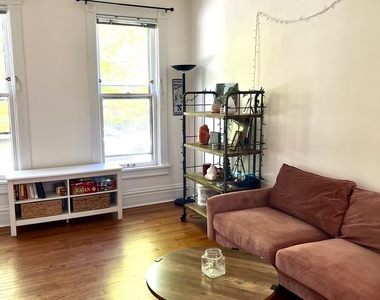 810 Simpson Street - Photo Thumbnail 6