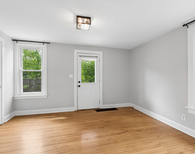 634 E 5th Avenue - Photo Thumbnail 8