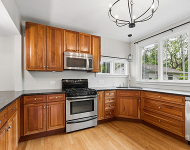 634 E 5th Avenue - Photo Thumbnail 7