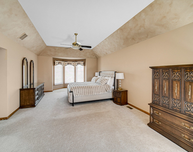 15538 Royal Glen Court - Photo Thumbnail 9