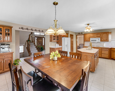 15538 Royal Glen Court - Photo Thumbnail 2