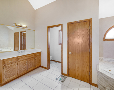 15538 Royal Glen Court - Photo Thumbnail 12