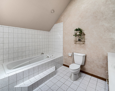 15538 Royal Glen Court - Photo Thumbnail 8
