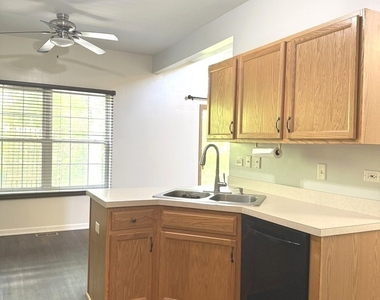 4013 Oak Tree Lane - Photo Thumbnail 9