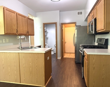 4013 Oak Tree Lane - Photo Thumbnail 10