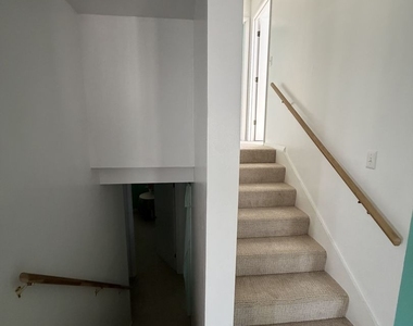 1538 Hunt Drive - Photo Thumbnail 4
