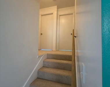 1538 Hunt Drive - Photo Thumbnail 14