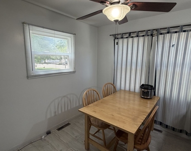 1538 Hunt Drive - Photo Thumbnail 2