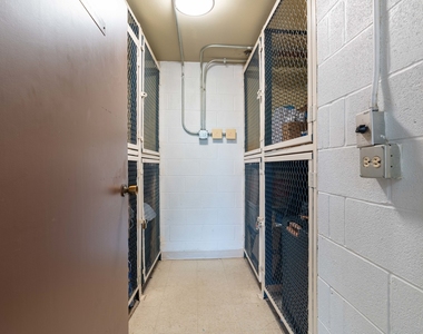 2211 S Highland Avenue - Photo Thumbnail 4