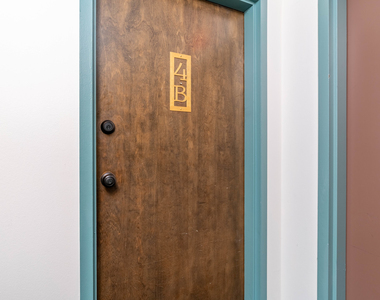 2211 S Highland Avenue - Photo Thumbnail 5