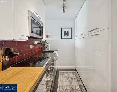 330 W Diversey Parkway - Photo Thumbnail 8