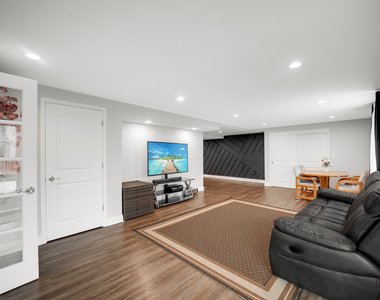 2022 Ingemunson Lane - Photo Thumbnail 2