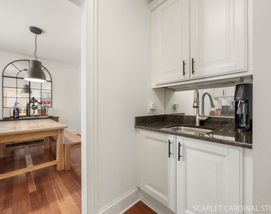 219 N Fremont Street - Photo Thumbnail 7
