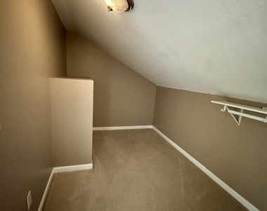 3054 Cherrywood Drive - Photo Thumbnail 13