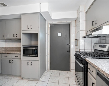 1414 Dobson Street - Photo Thumbnail 9