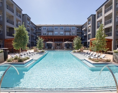 11111 Nexus Avenue - Photo Thumbnail 15